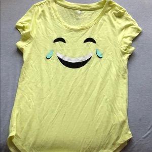 emoji cute tee women’s S,XS, girls 12 fits like 16